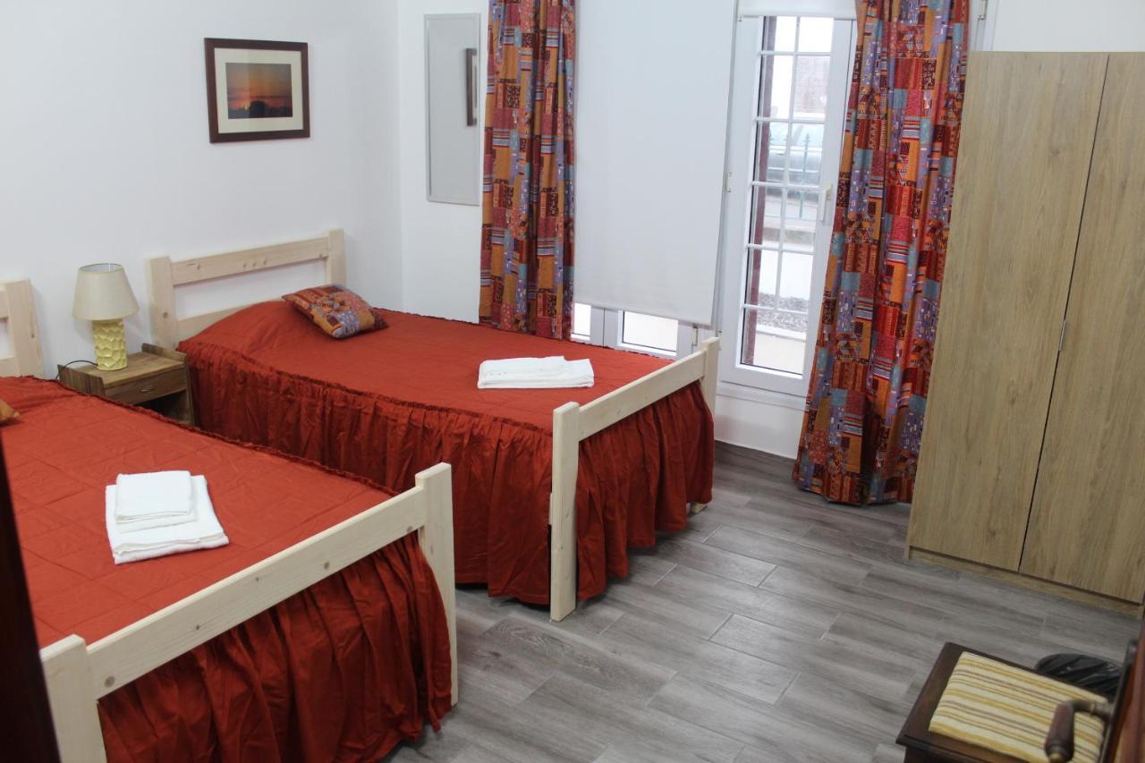 Vitorino De Nemesio Guesthouse Ponta Delgada Buitenkant foto
